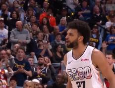 穆雷在快船比赛中势不可挡，高光表现引发热议！(nba穆雷26秒视频)